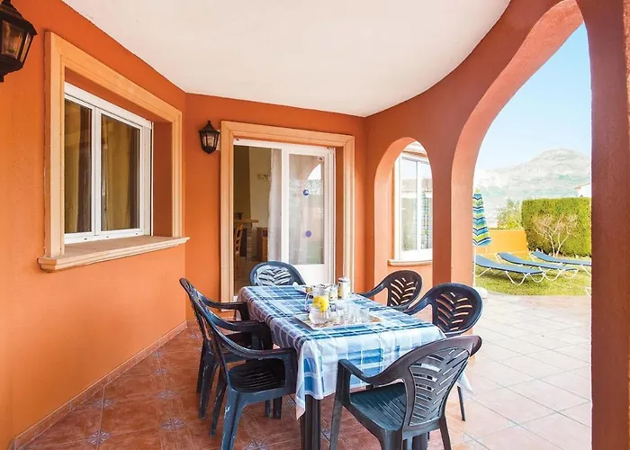 0341 Pomelo Willa Jávea